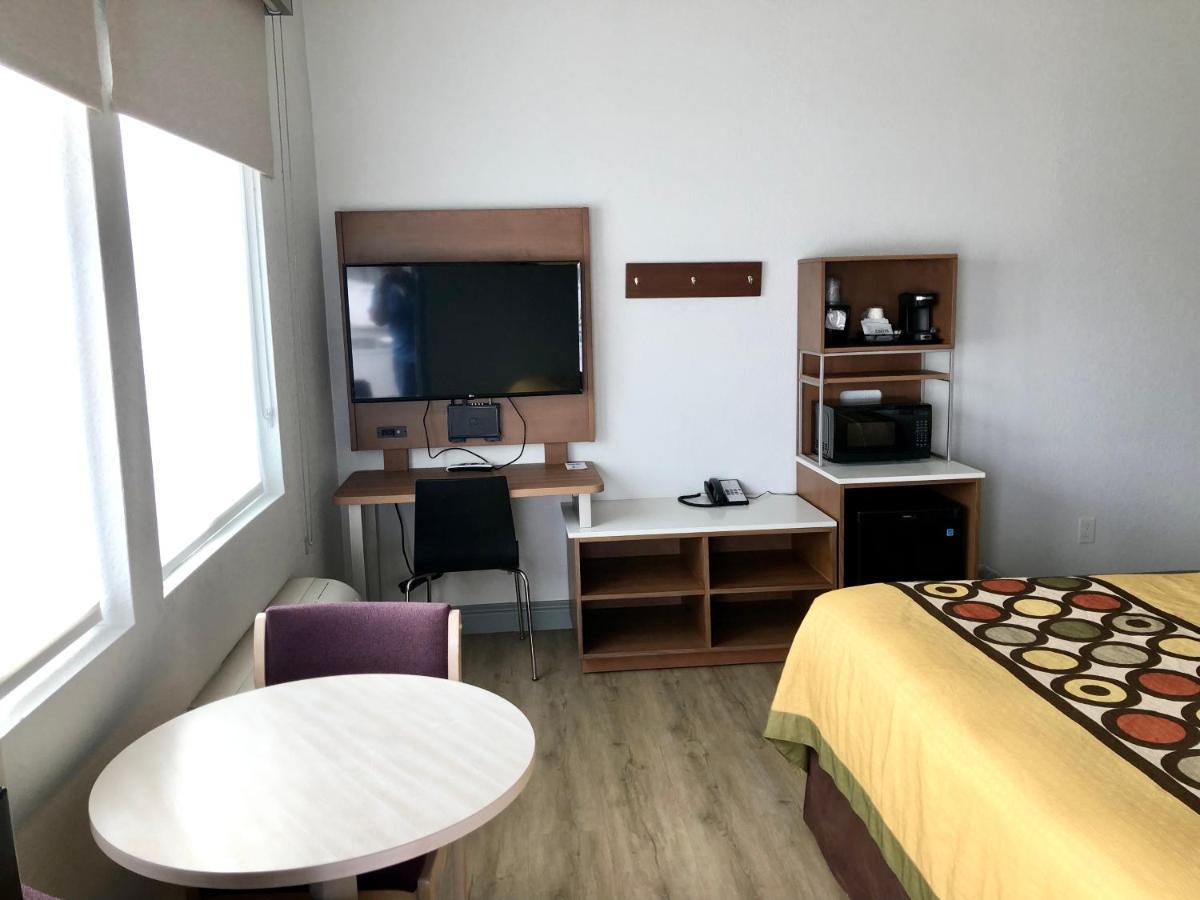 Super 8 By Wyndham Fort Bragg Zewnętrze zdjęcie