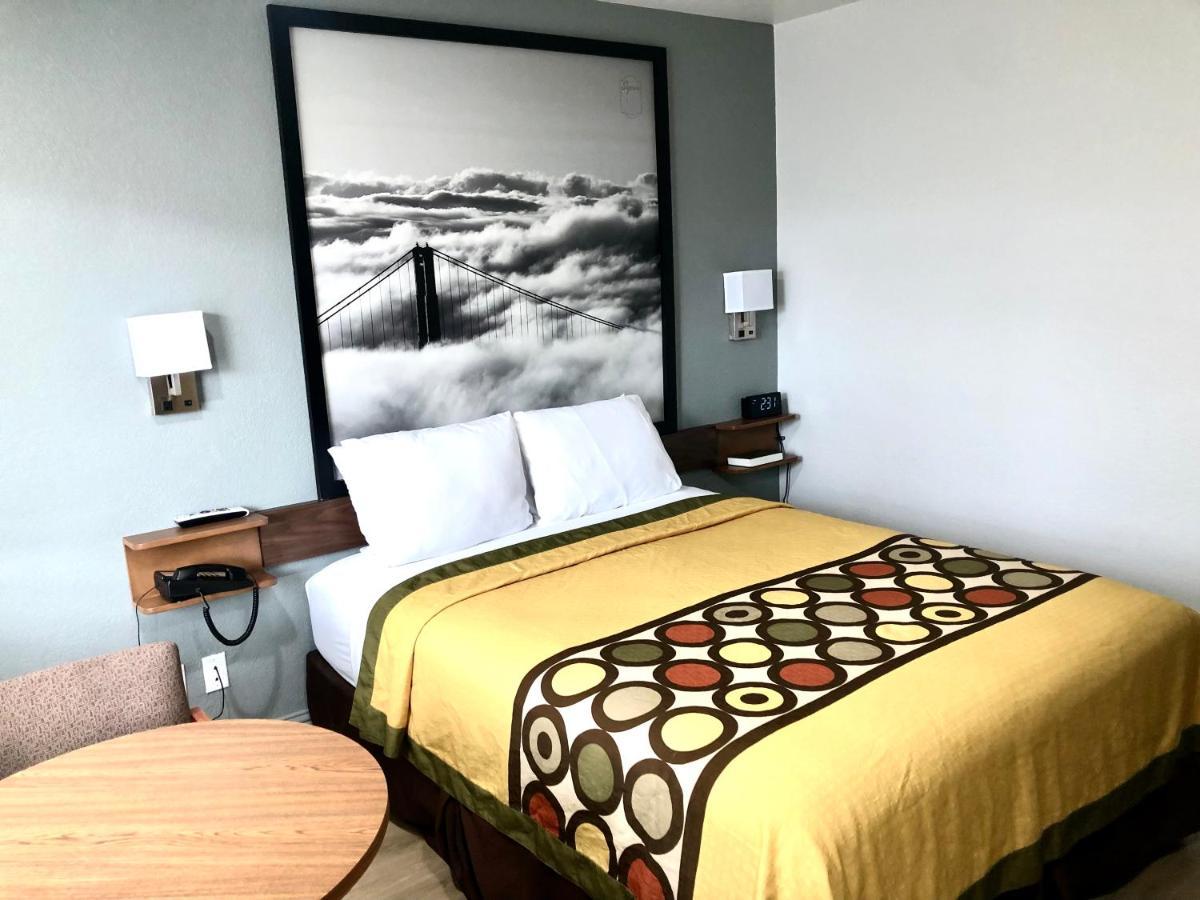 Super 8 By Wyndham Fort Bragg Zewnętrze zdjęcie