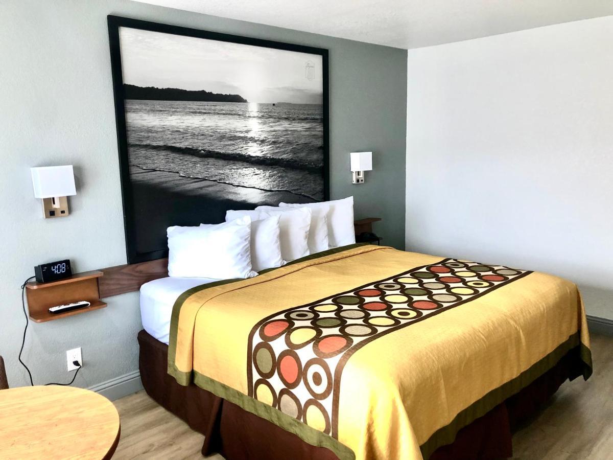 Super 8 By Wyndham Fort Bragg Zewnętrze zdjęcie