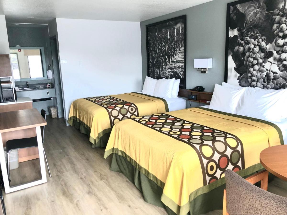 Super 8 By Wyndham Fort Bragg Zewnętrze zdjęcie