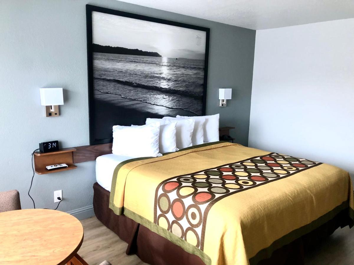 Super 8 By Wyndham Fort Bragg Zewnętrze zdjęcie