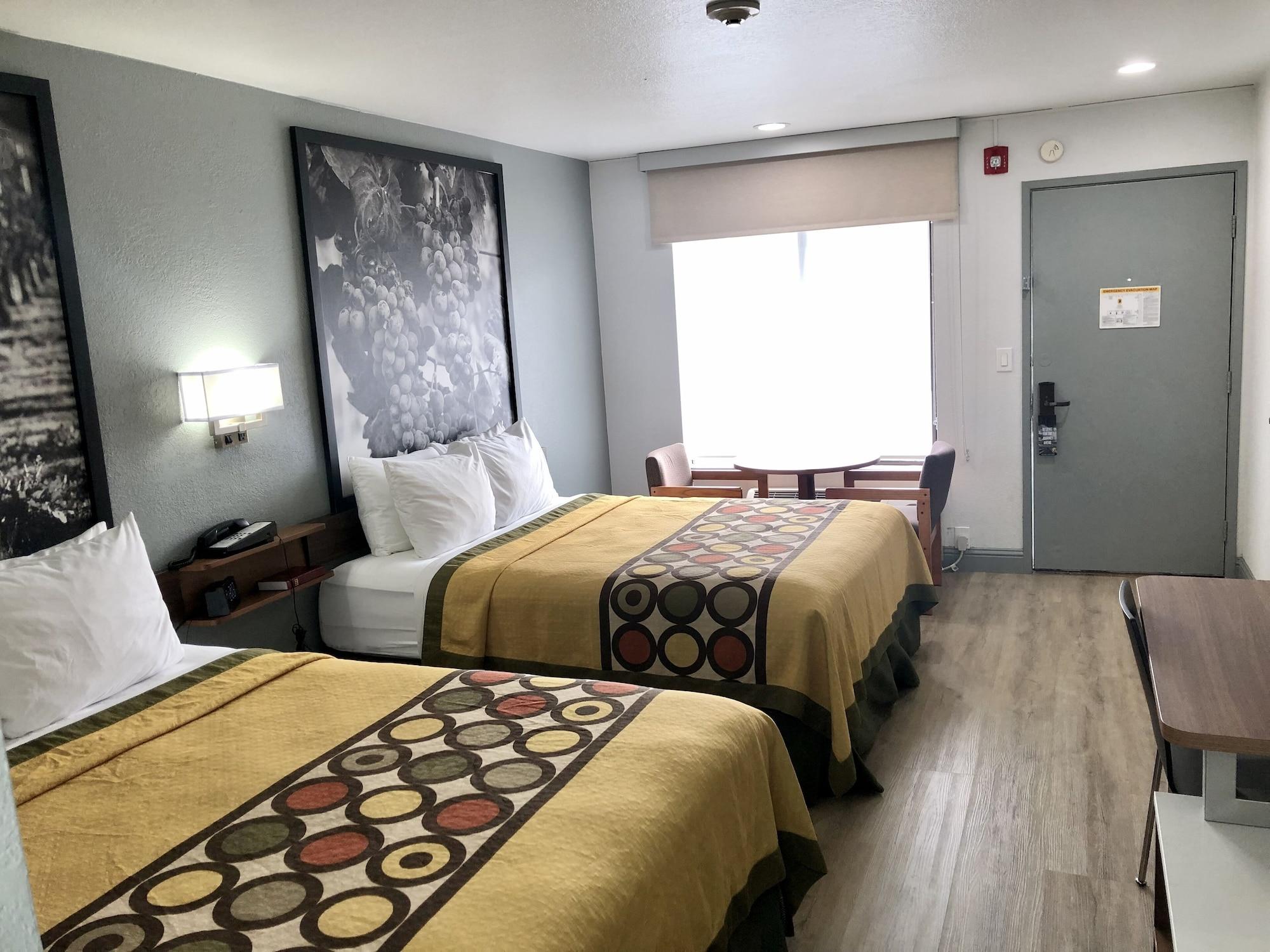 Super 8 By Wyndham Fort Bragg Zewnętrze zdjęcie