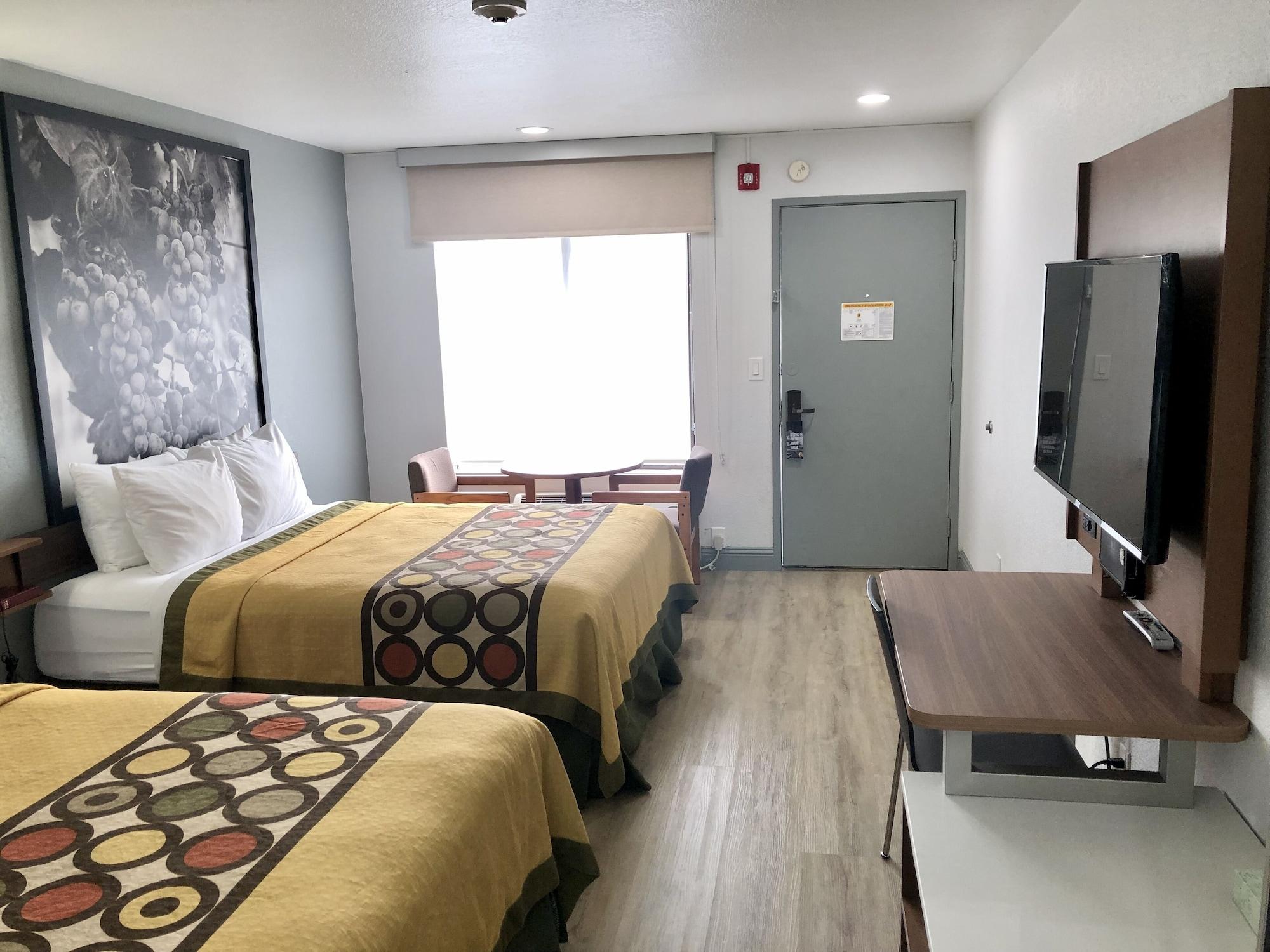 Super 8 By Wyndham Fort Bragg Zewnętrze zdjęcie