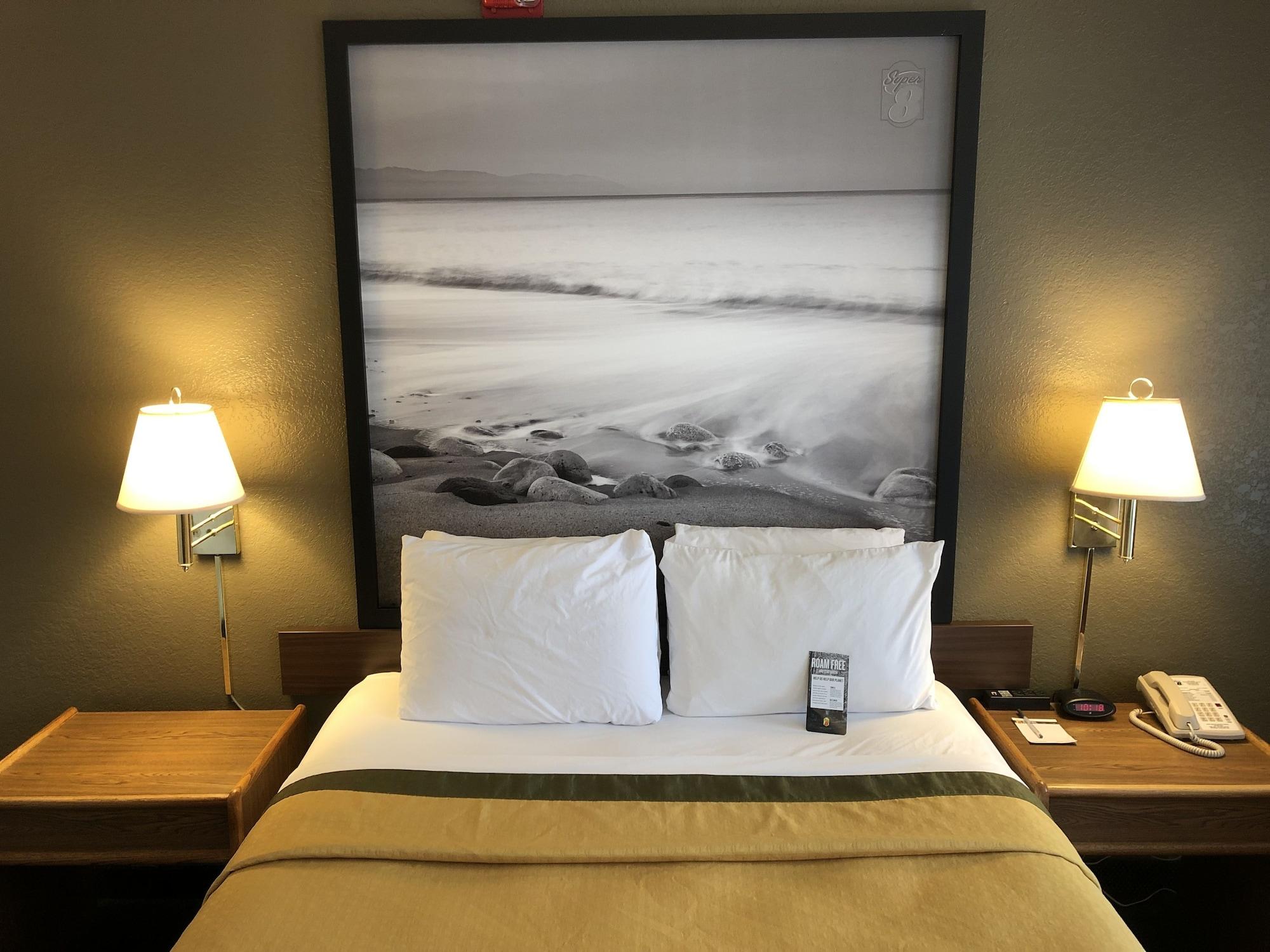Super 8 By Wyndham Fort Bragg Zewnętrze zdjęcie