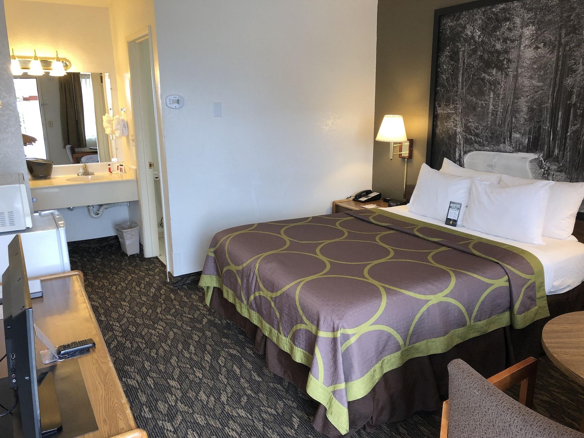 Super 8 By Wyndham Fort Bragg Zewnętrze zdjęcie
