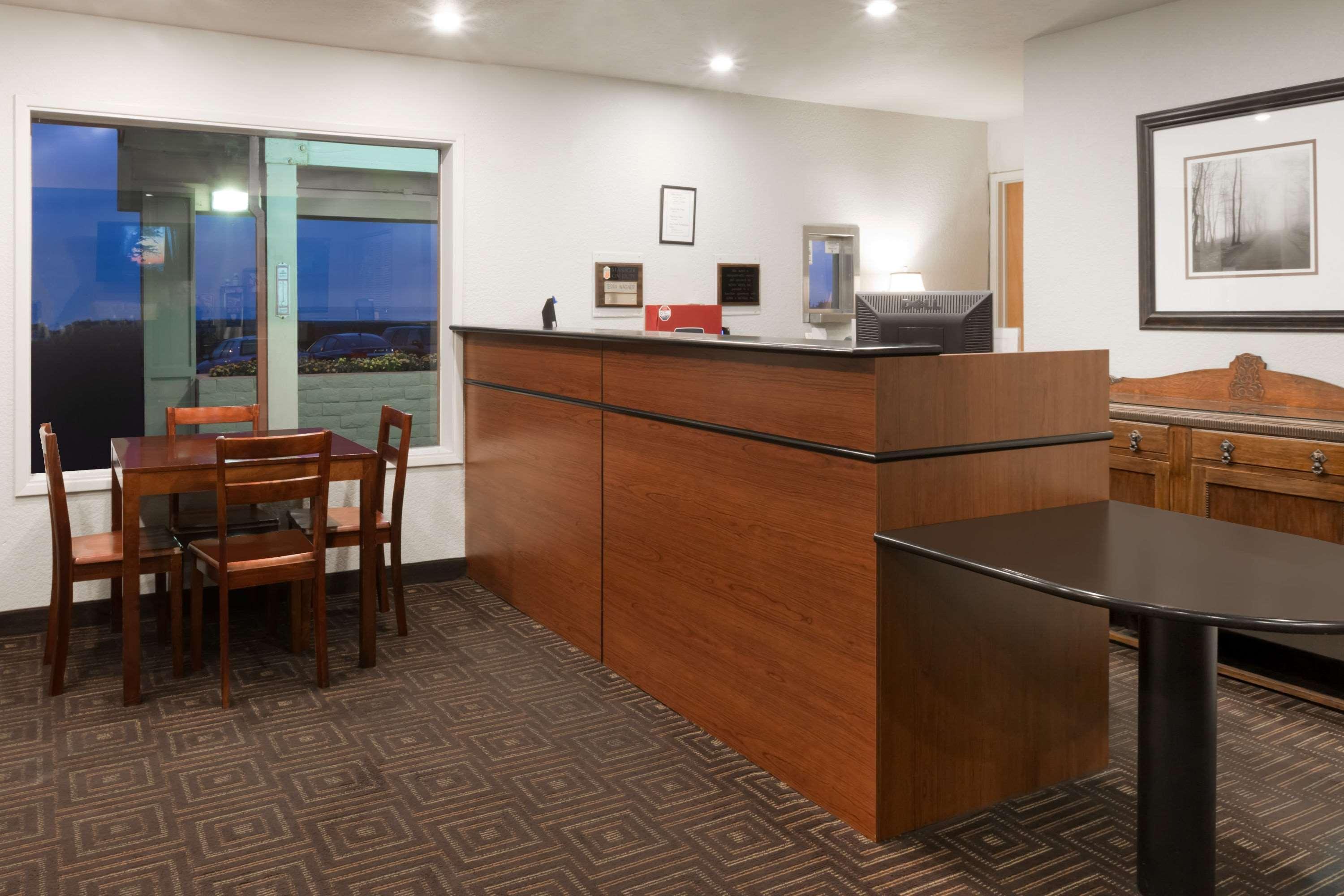 Super 8 By Wyndham Fort Bragg Zewnętrze zdjęcie