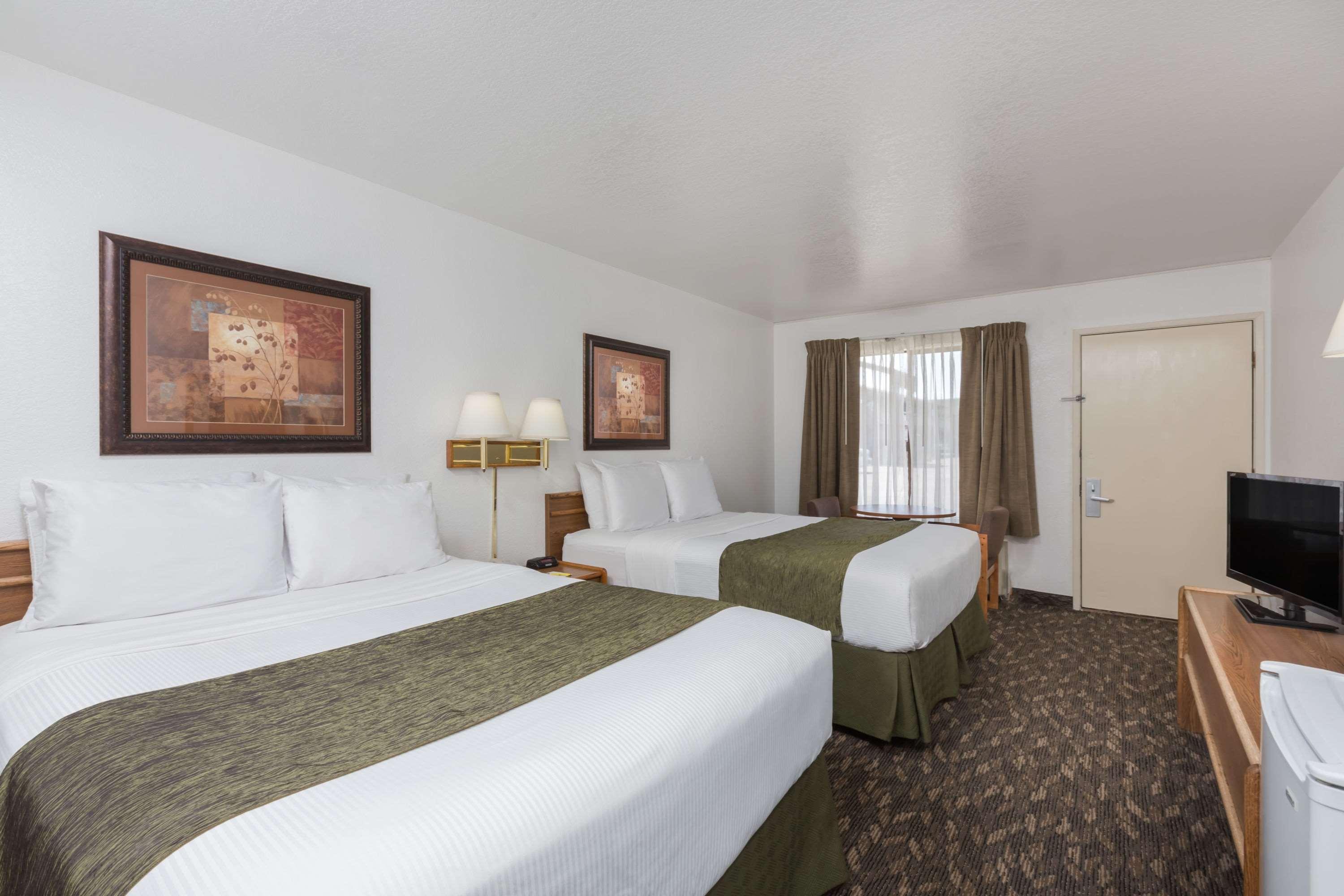 Super 8 By Wyndham Fort Bragg Zewnętrze zdjęcie