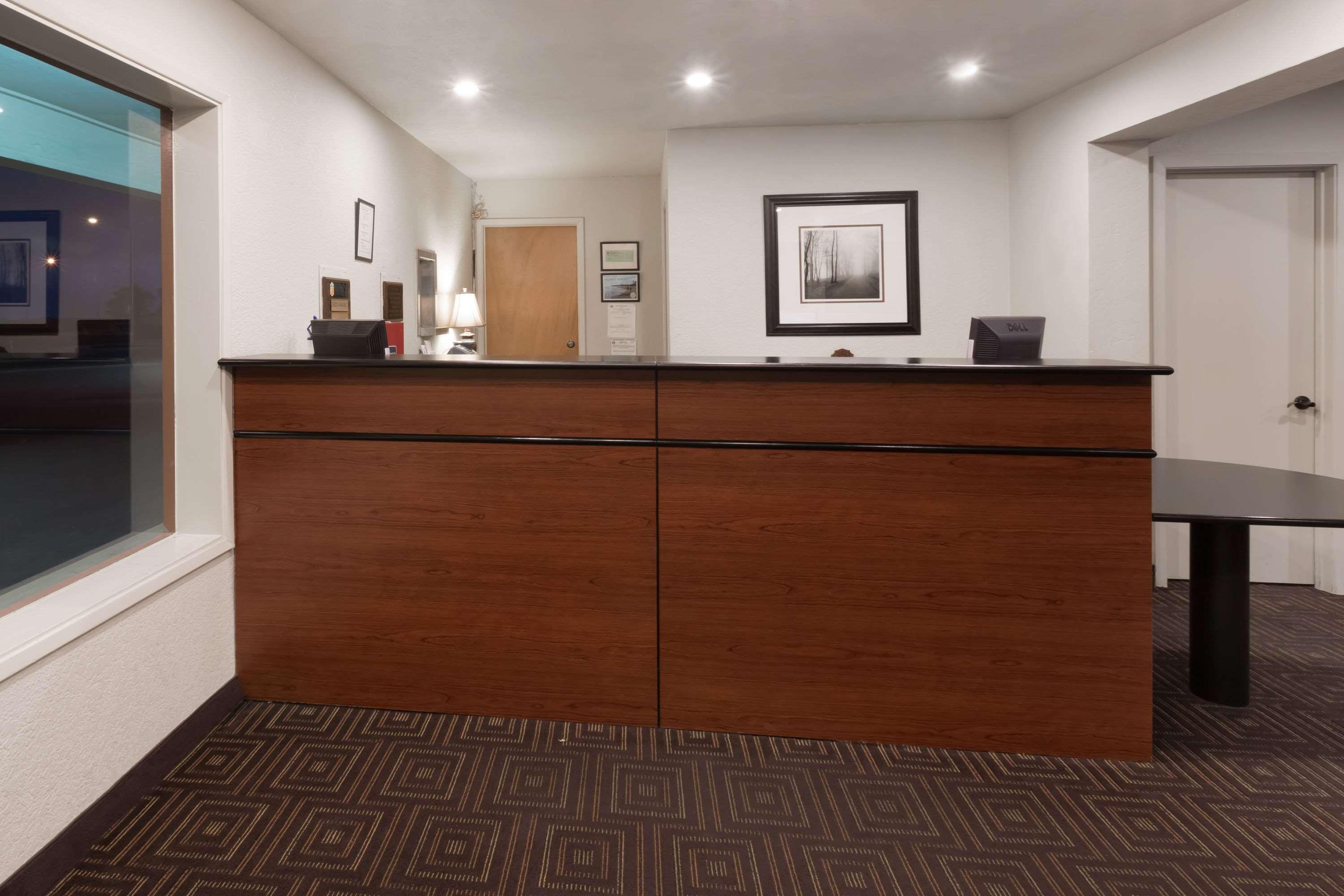 Super 8 By Wyndham Fort Bragg Zewnętrze zdjęcie