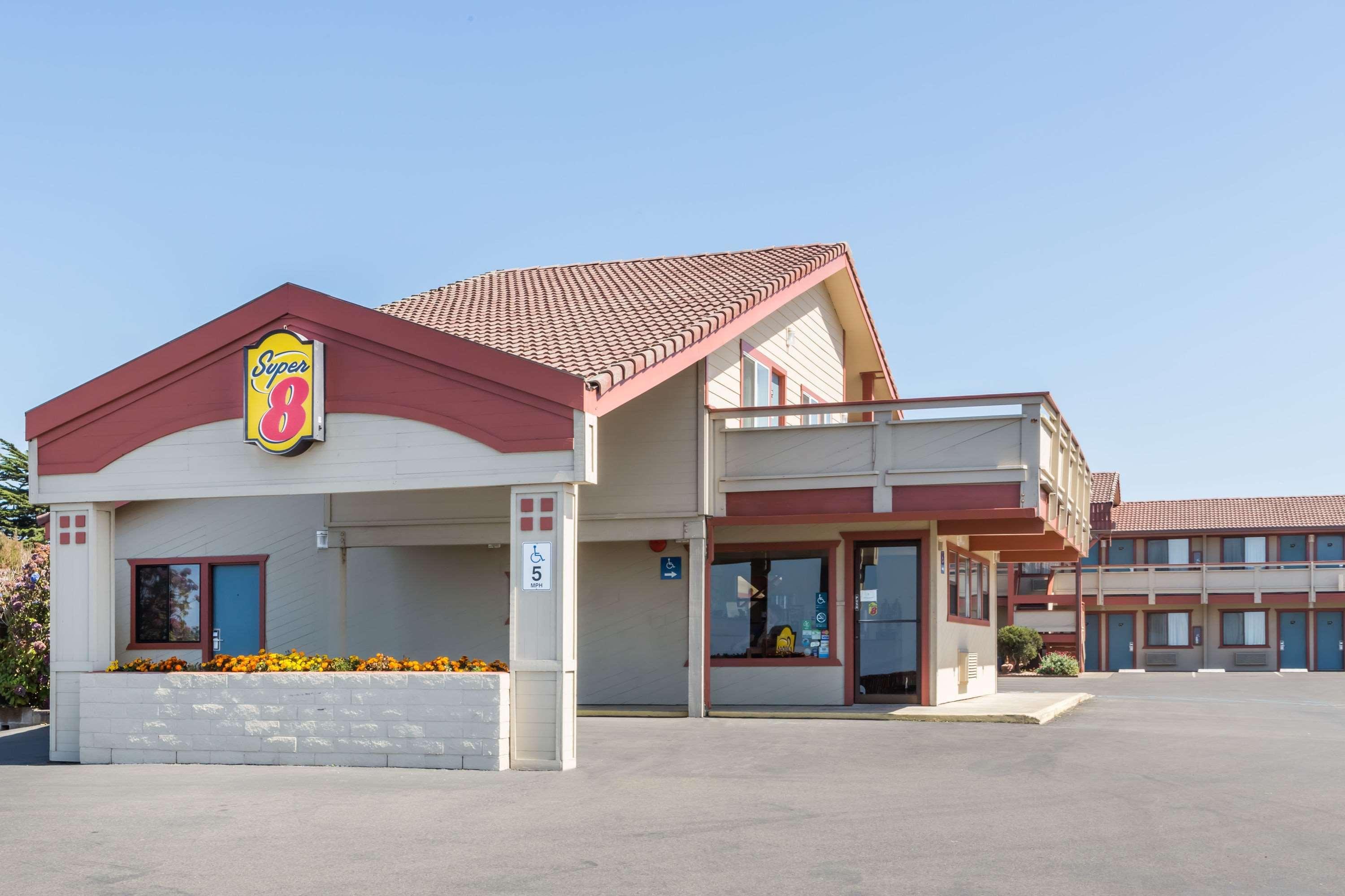 Super 8 By Wyndham Fort Bragg Zewnętrze zdjęcie