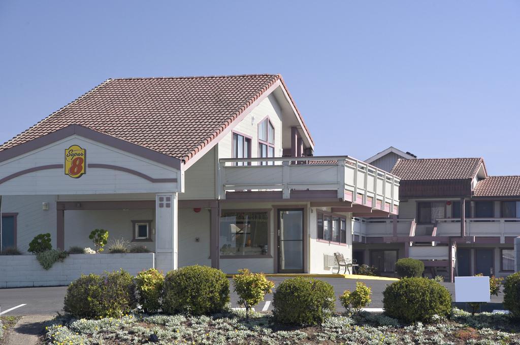 Super 8 By Wyndham Fort Bragg Zewnętrze zdjęcie